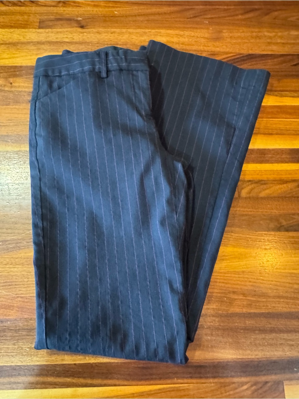 Express Editor black with magenta pinstripes Size 2